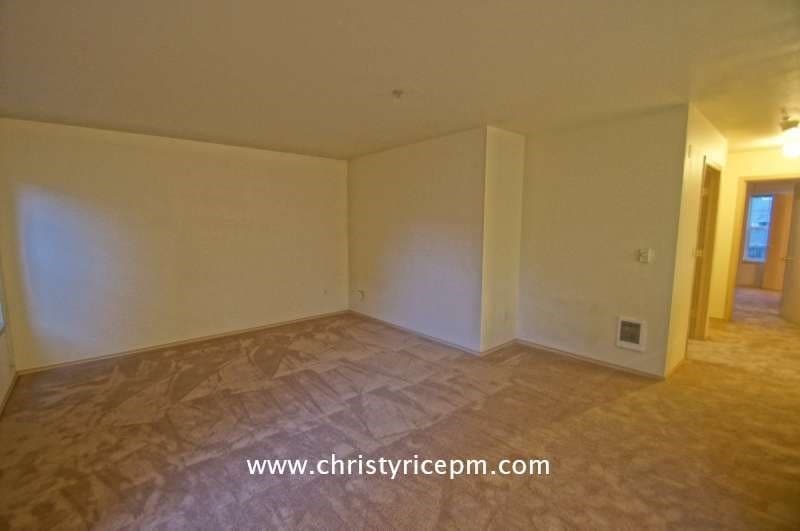 Building Photo - 906 N 96th St