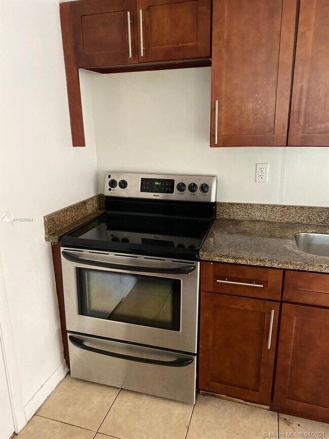 Foto del edificio - 6120 SW 35th St