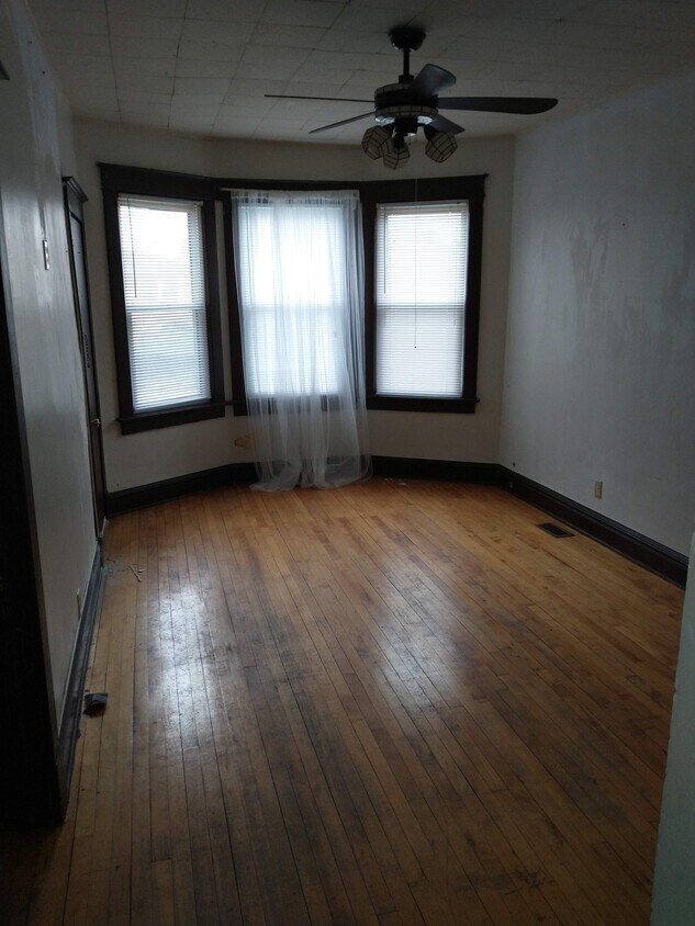 7623 W 62nd Plz Unit 1st Floor, Summit, IL 60501 Apartments in Summit