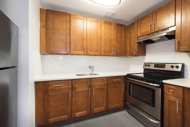 Building Photo - 63 W 137th St