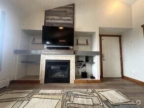 Building Photo - 3305 Columbine Dr
