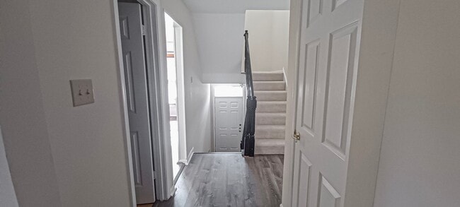 Photo - Very Charming 3 Bedroom And 2.5 Bathroom Townhouse With Private Deck In Country Creek