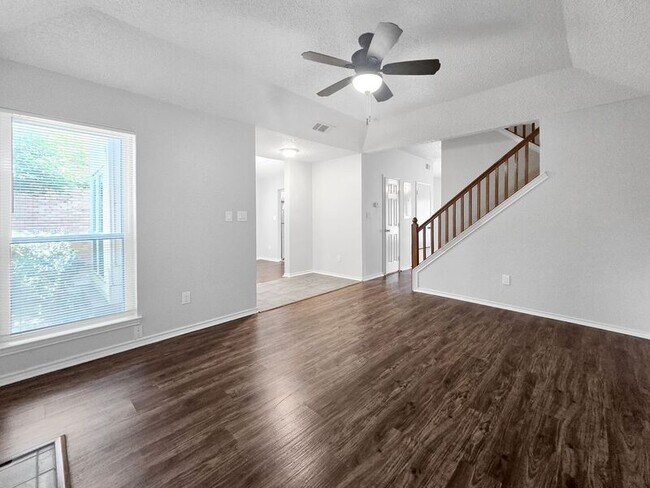 Foto del edificio - 424 Sycamore Ln