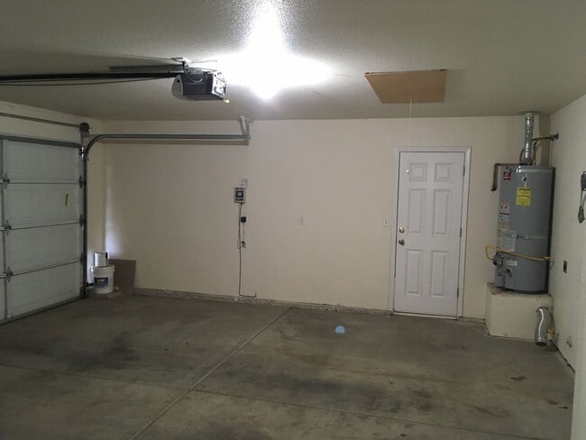 Building Photo - Lease Take Over available  - 3-bed 2-bath