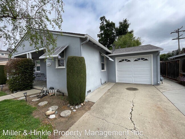 Building Photo - 2 br, 1 bath House - 2062 Coastland Avenue