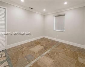 Foto del edificio - 5735 Hayes St