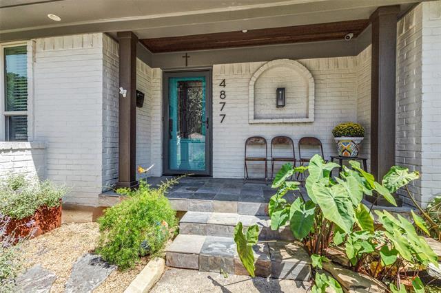 Foto del edificio - 4877 Fallon Pl