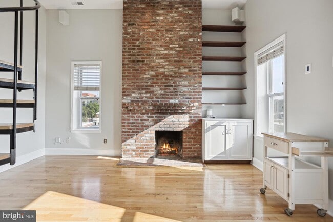 Building Photo - 676 4th St NE