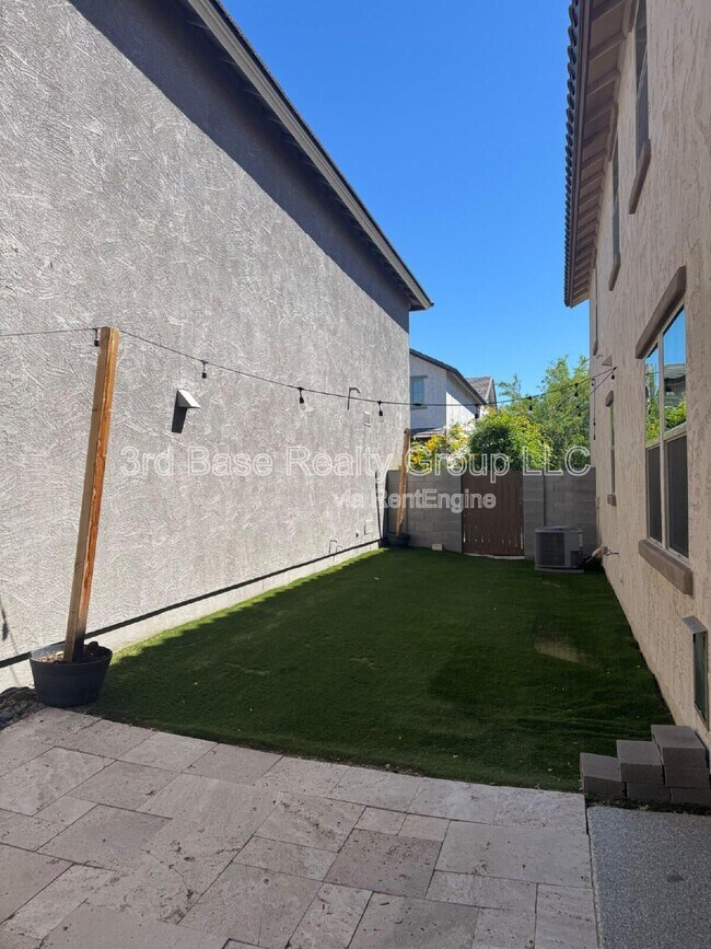 Foto del edificio - 20911 W White Rock Rd