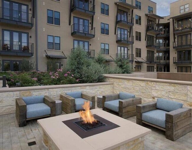 Foto del edificio - 3206 Revere St