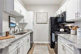 Building Photo - Vinings at Spanish Fort