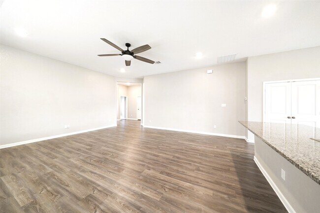 Building Photo - 30023 Vallonea Oak