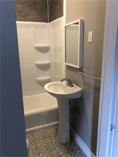 Building Photo - 1700 Bloomfield Rd