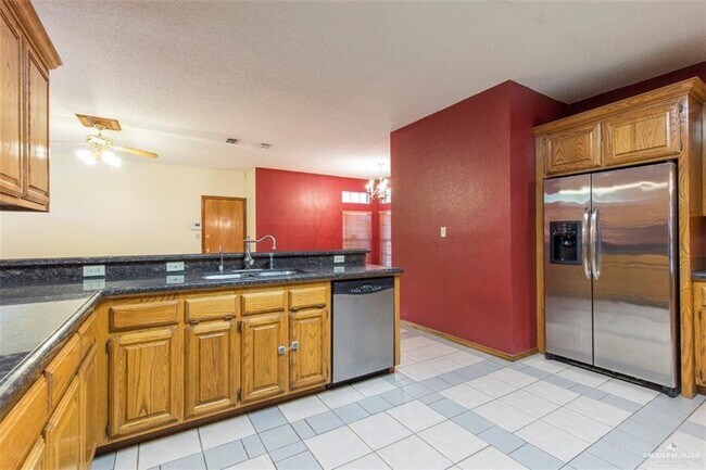 Foto del edificio - 212 E Warbler Ave