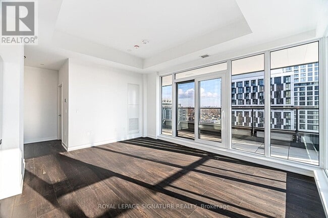 Building Photo - 1037 The Queensway