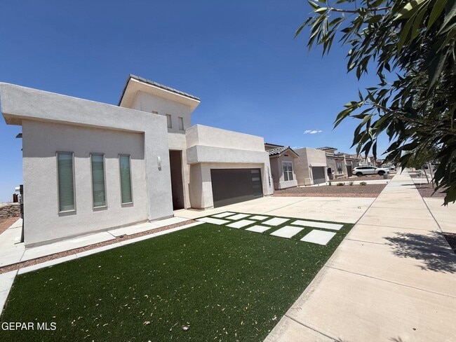Building Photo - 13389 Carterton Ave