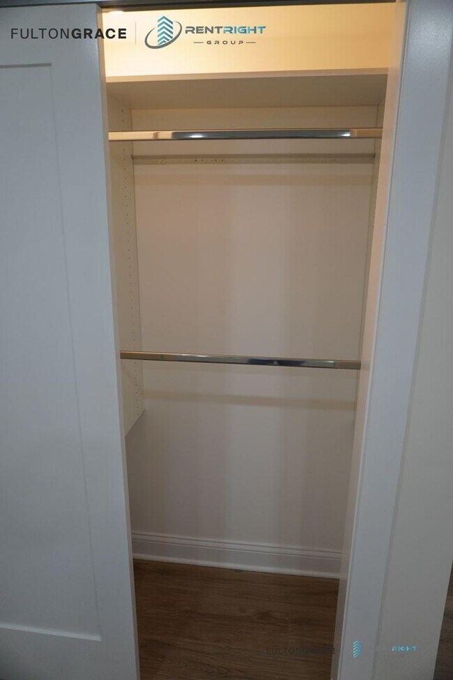 Building Photo - 5 bedroom in Chicago IL 60625