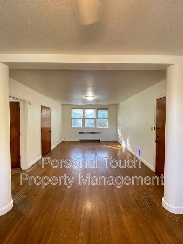 Building Photo - 517 12th Ave N