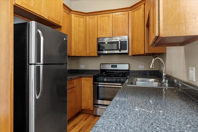 Foto del edificio - 3927 N Clarendon Ave