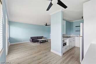 Building Photo - 473 12th Ave S