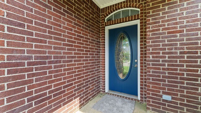 Building Photo - 4 Bedroom, 3 bathroom home in Pleasant Gro...