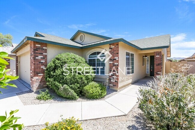 Building Photo - REDUCED!