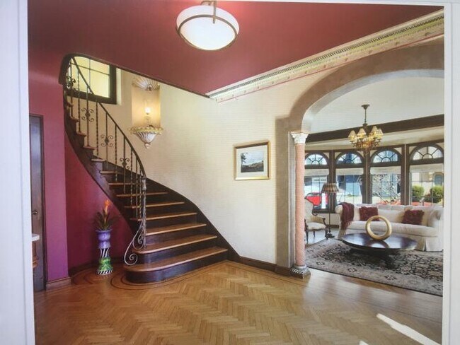 Building Photo - 3 bedroom in San Francisco CA 94116