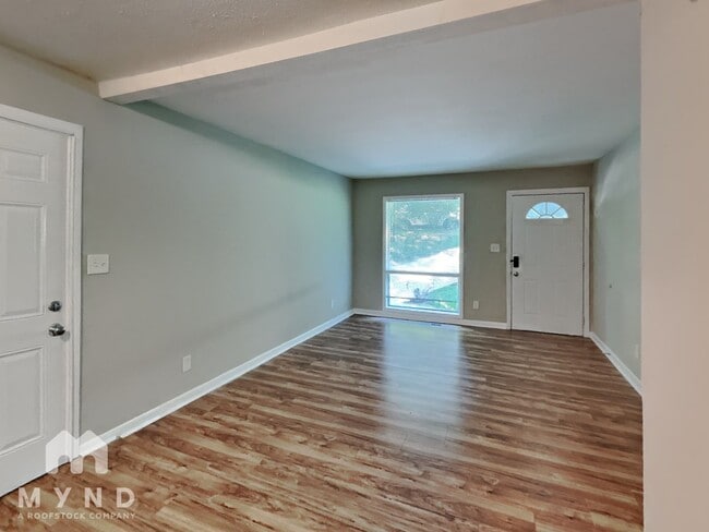 Building Photo - 502 Fairlane Cir NW