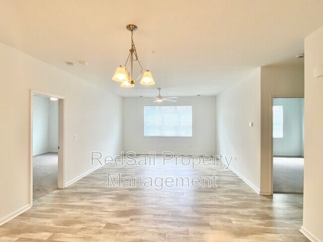 Building Photo - 1744 Vankar Dr