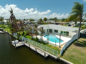 Building Photo - 458 Sandpiper Dr