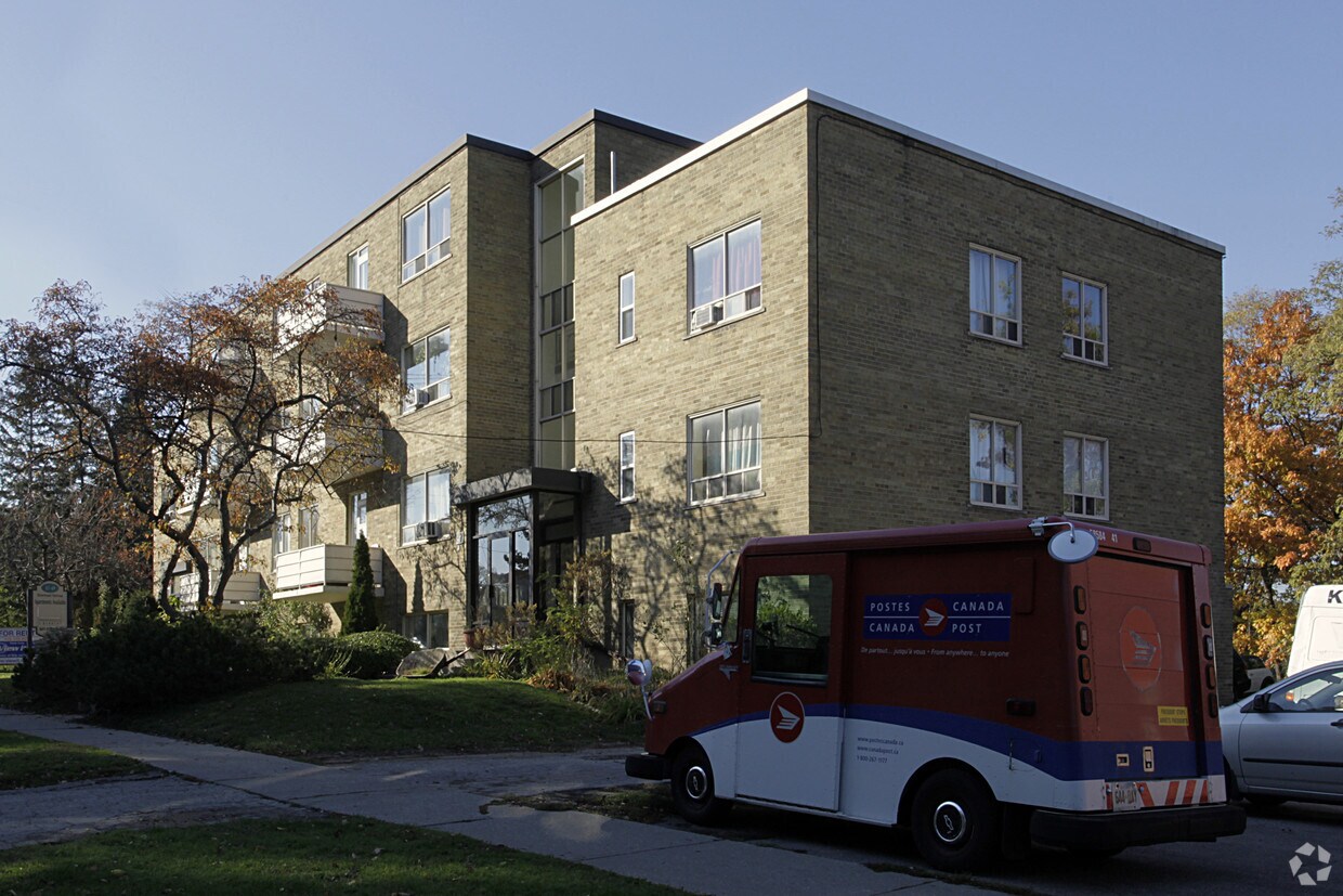 Photo du bâtiment - 47 Riverwood Pky