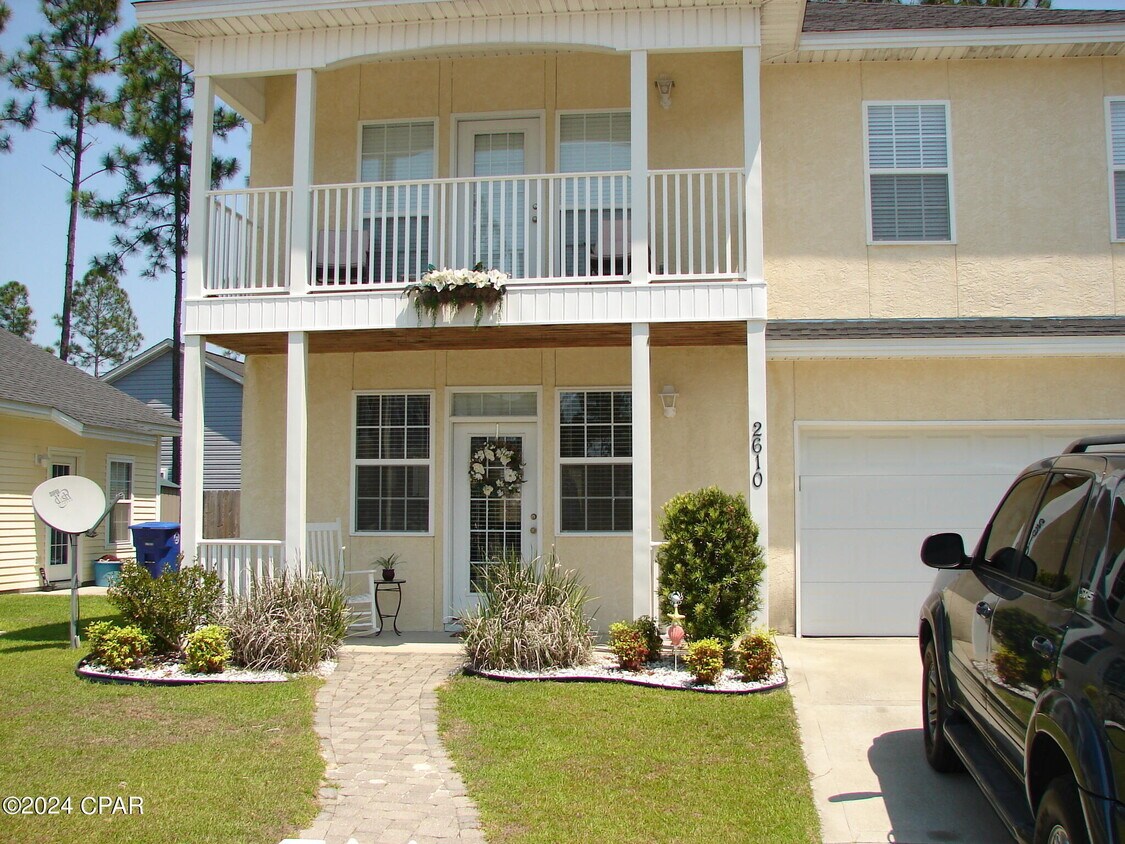 Foto principal - 2610 Oakmont Dr