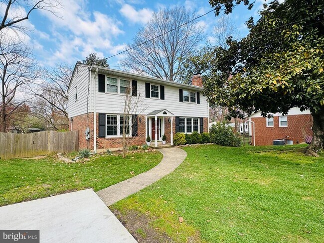 Foto del edificio - 6018 Meriwether Ln
