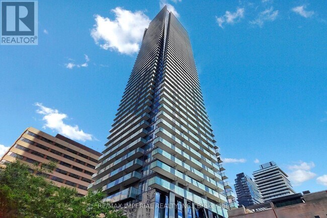 Photo du bâtiment - 1080 Bay St.