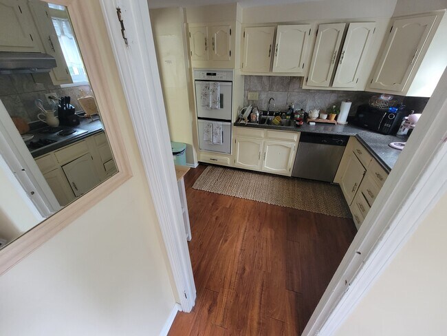 Foto del edificio - 450 Linden Ave