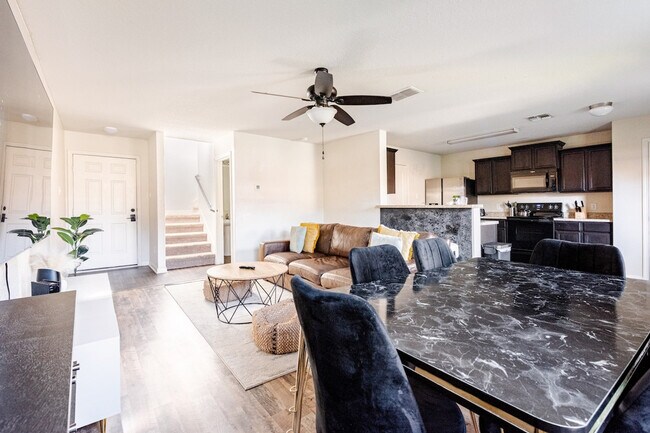 Building Photo - 3203 Spice Meadow