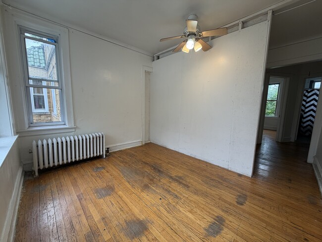 Building Photo - 4519 N Hamlin Ave