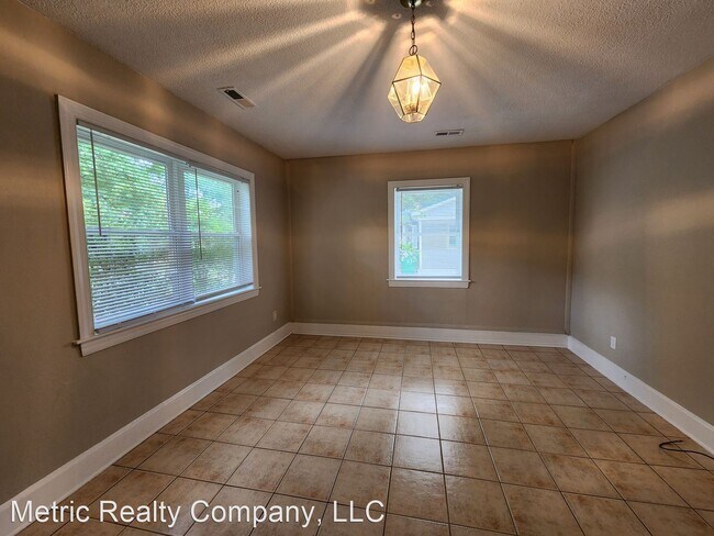 Foto del edificio - 2 br, 1 bath House - 5518 Lantana Ave