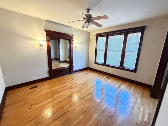 Foto del edificio - 2113 W North Ave