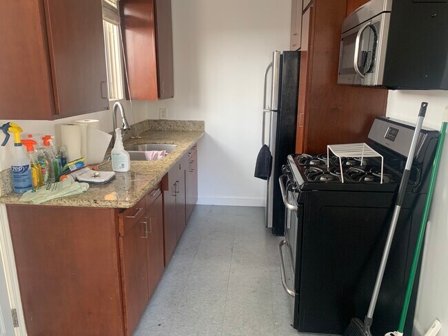 Foto del edificio - 3065 Broadway