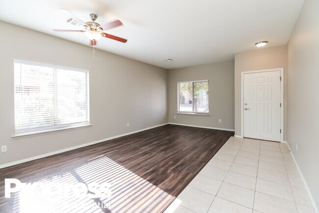Foto del edificio - 30189 N Royal Oak Way