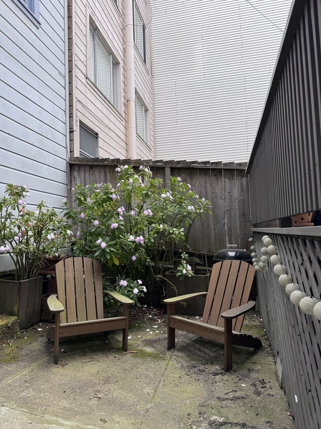 Photo - 814 Bay Street-