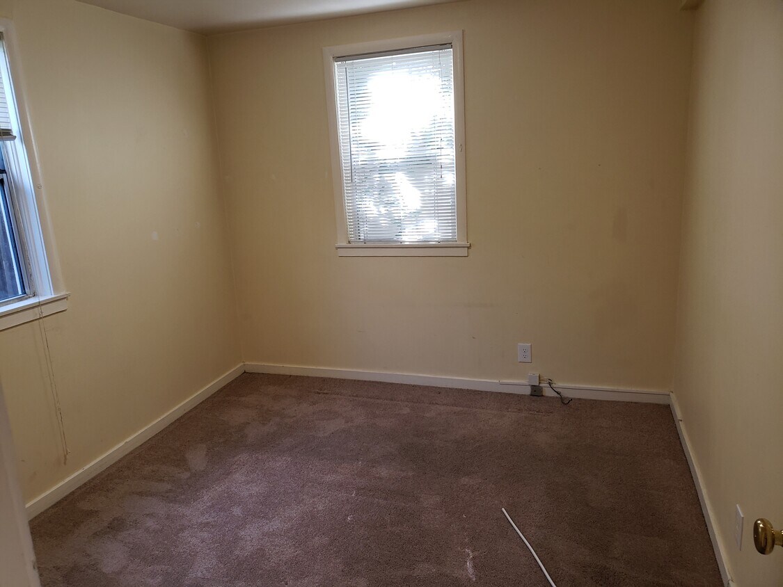 Bedroom - 2108 Stuart St