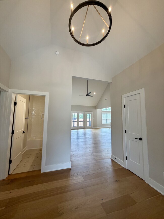 Foto del edificio - 204 Crest Ridge Ct