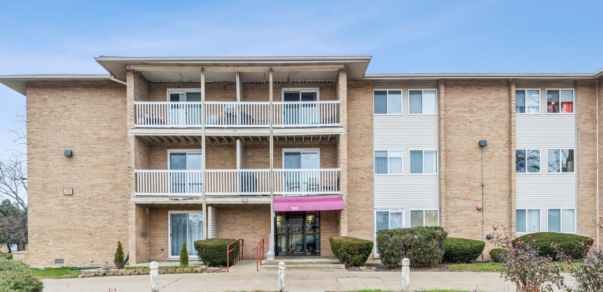Primary Photo - 960 Beau Dr