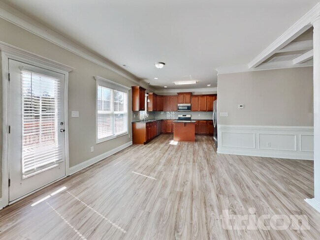 Foto del edificio - 401 Bruce Johnson Rd
