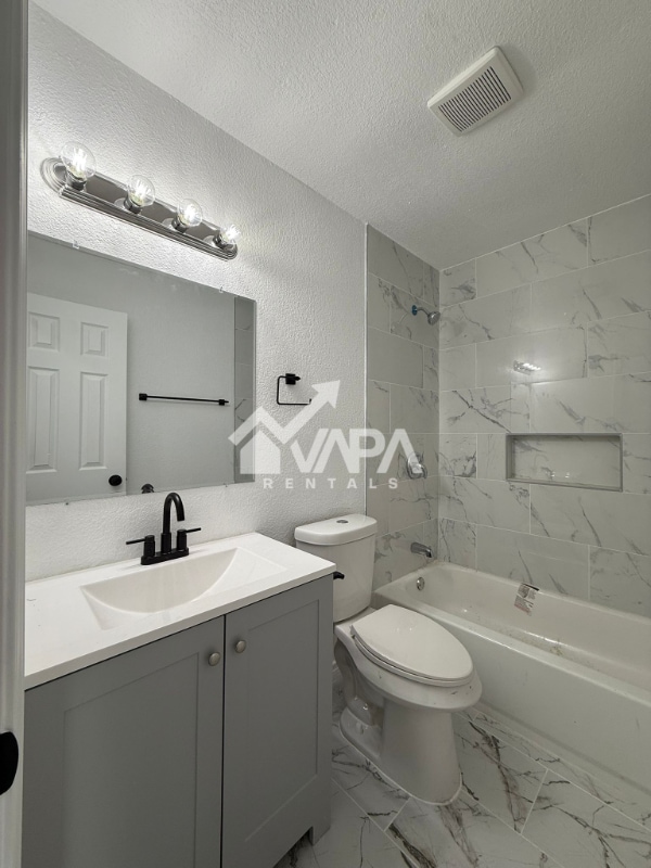 Building Photo - 4135 Sunrise Glade Dr