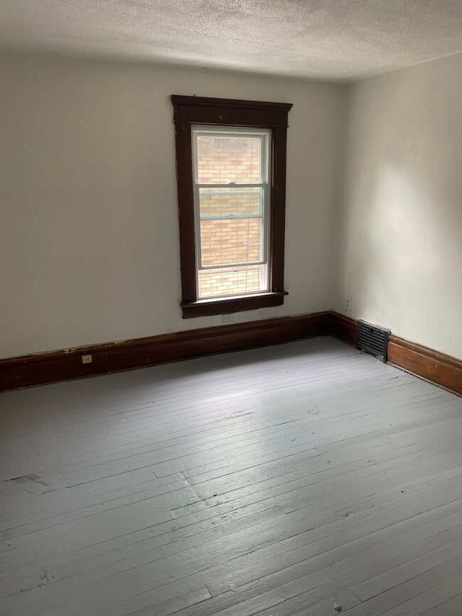 Foto del edificio - Akron Single Home