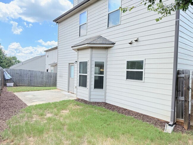 Foto del edificio - Beautiful 3BR/2.5BA Home in Jennings Mill ...