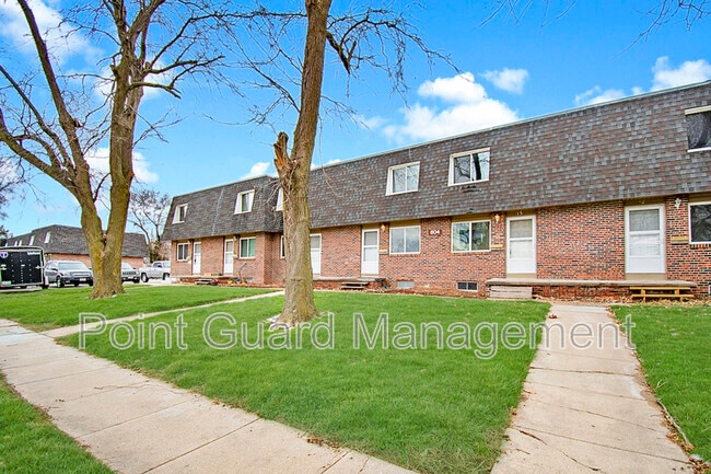 Building Photo - 604 Cordes Dr